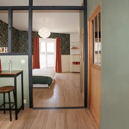 Гостевой дом Maison Du Bien-etre Yvre-le-Polin